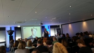 Vraag en antwoord, live vanuit Bangkok, begeleid door Herman Pieterse